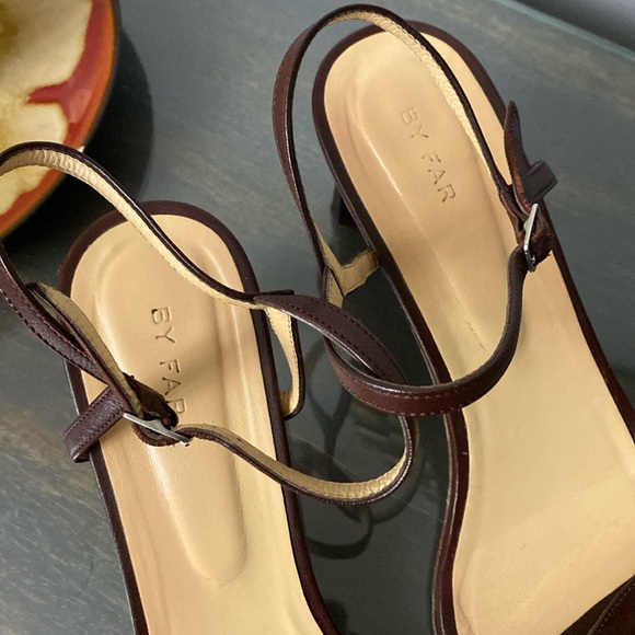 BY FAR 55MM MAGNOLIA LEATHER SANDALS IN BORDEAUX - Picture 6 of 6